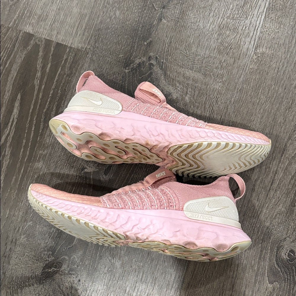 Nike React Phantom Flyknit Pink Shoes, Size 8.5 - Picture 3 of 6